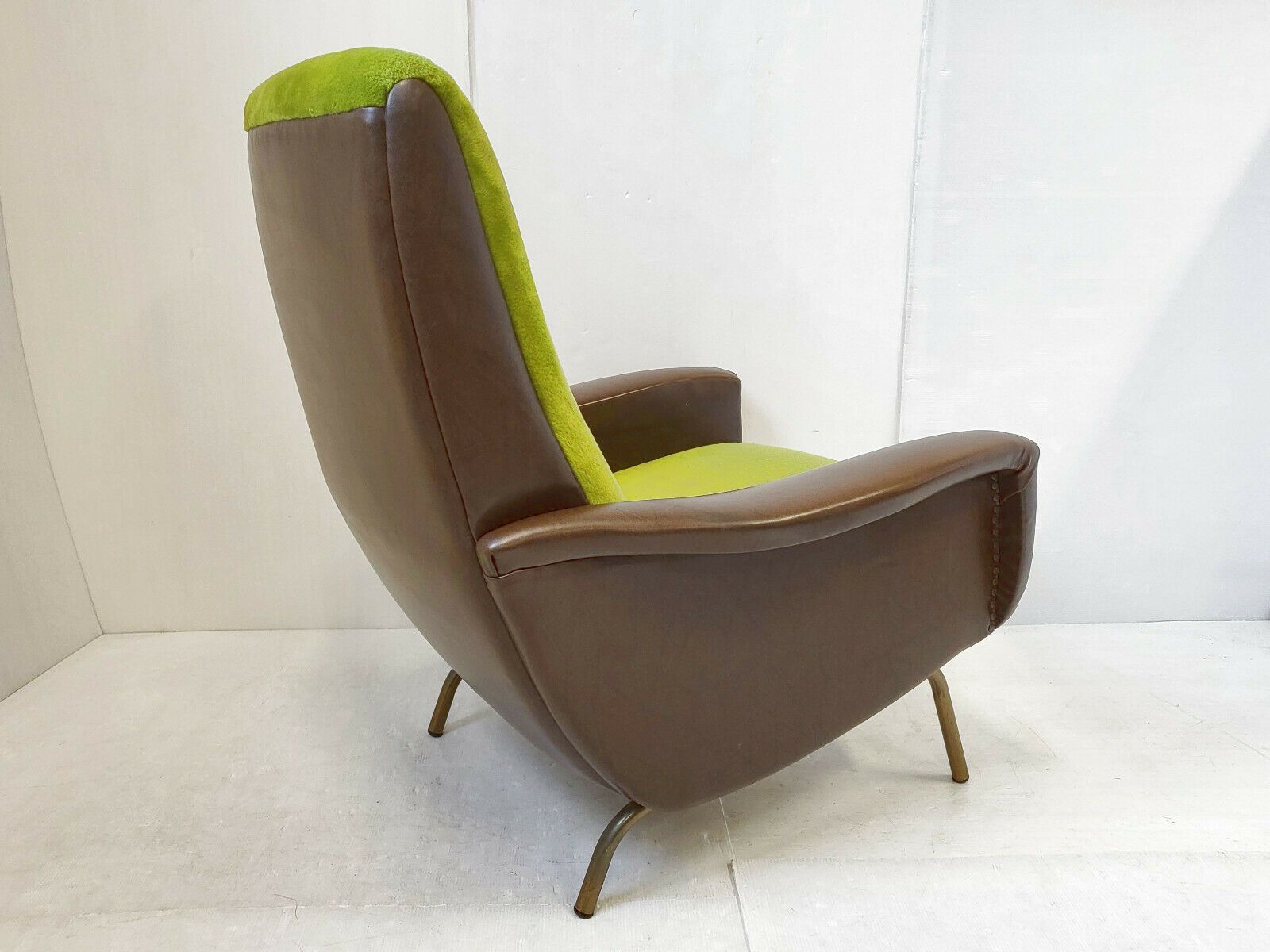 Vintage Fauteuil Ca. Jaren 1960, In De Stijl Van Marco Zanuso, Bruin Vinyl photo vinterior