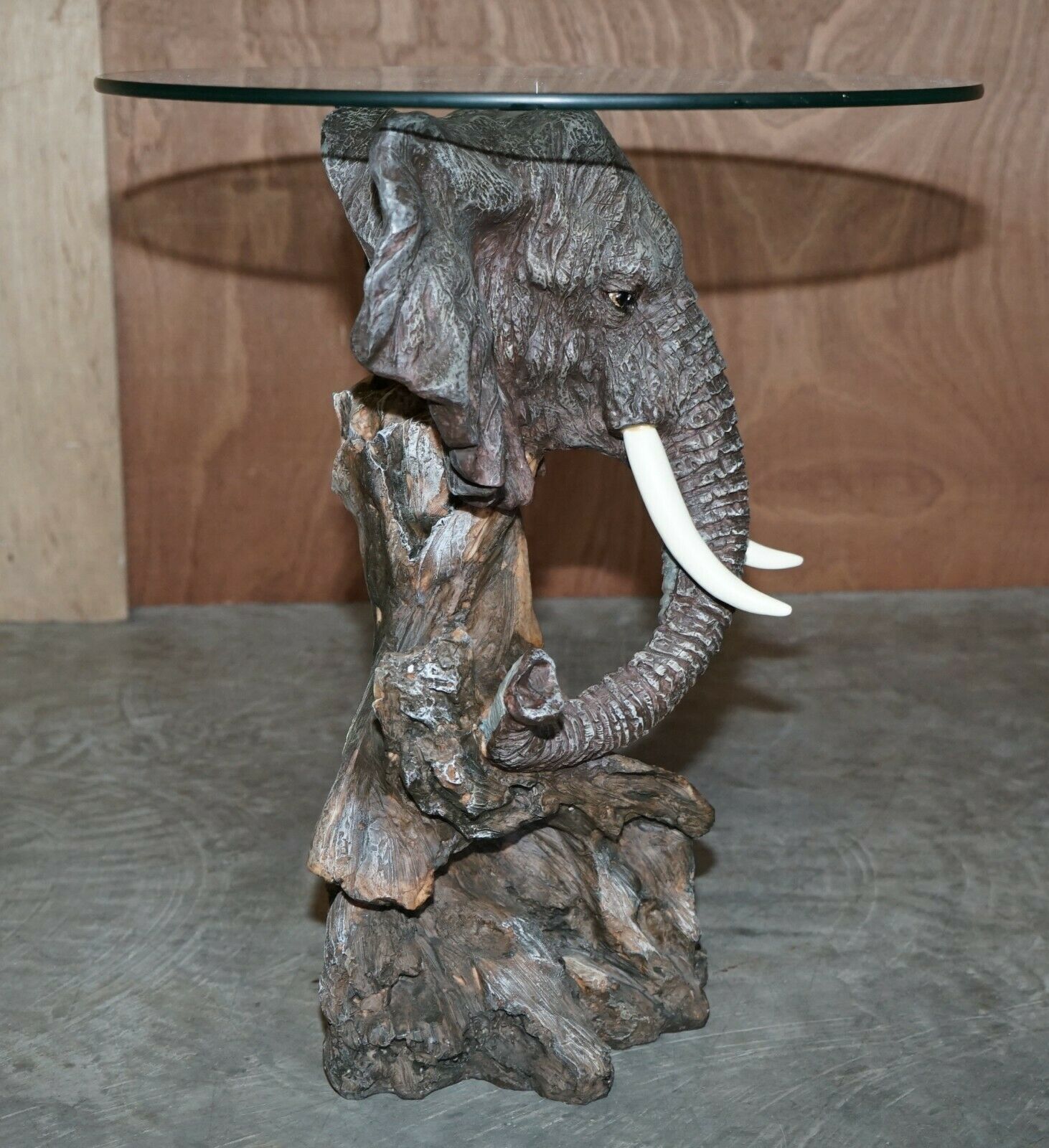 photo furniture Stunning Realistic Hand Painted Elephants Head Side End Lamp Table Round Glass