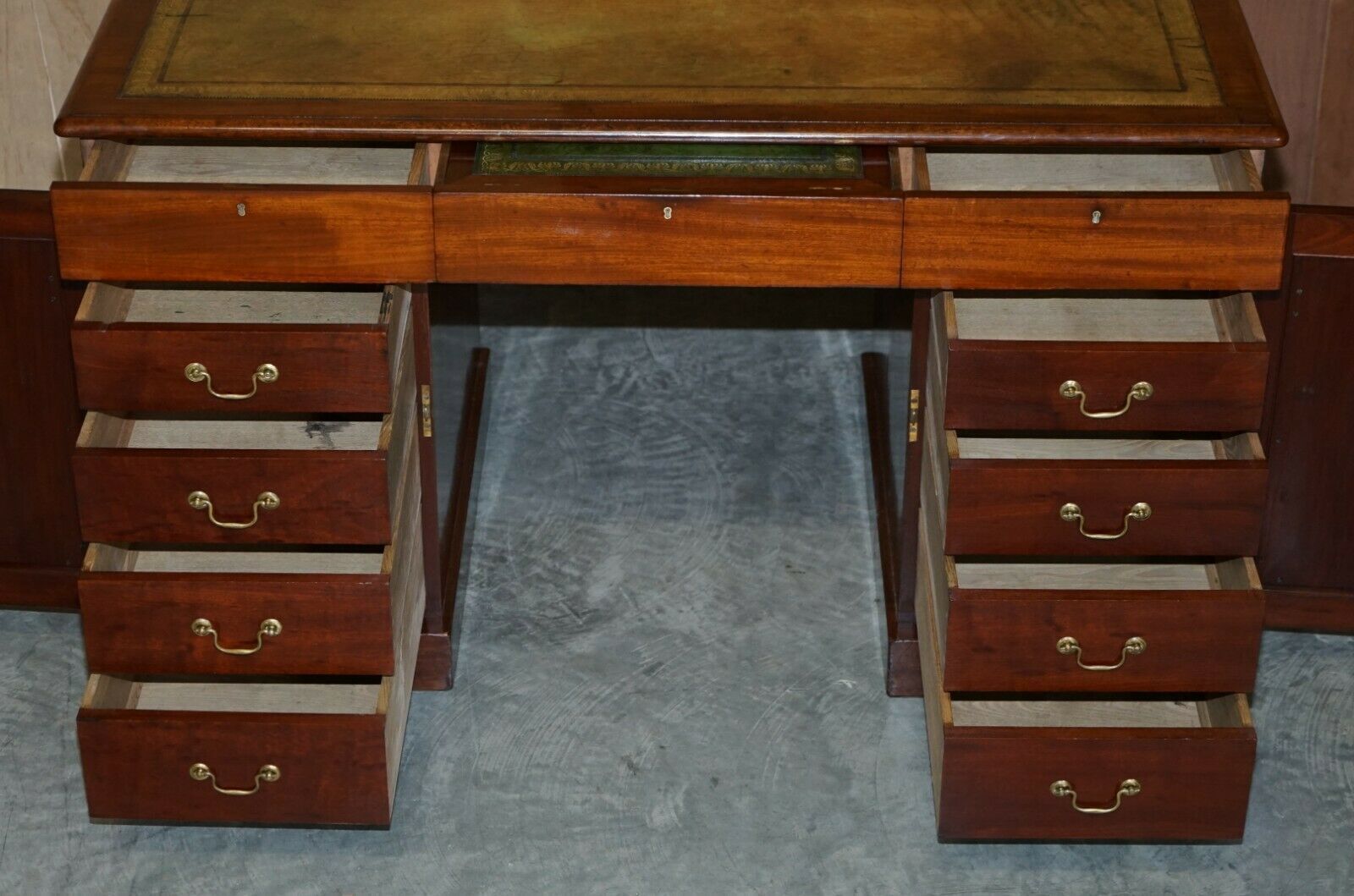 photo furniture Sublime Antique Mahoany Pedestal Desk With Green Leather Writing Slope Drawer