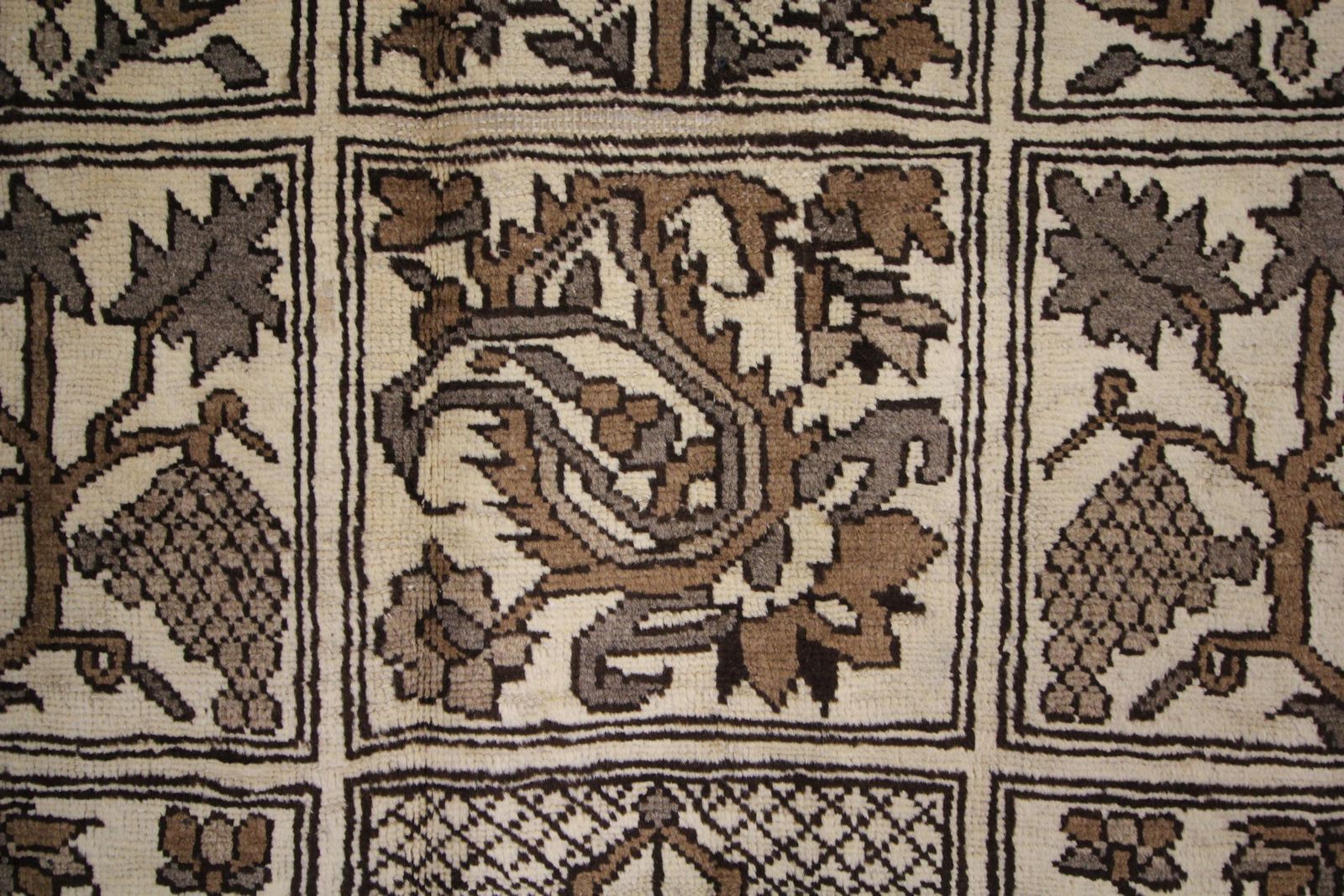 Decorative Vintage Rug, Oak Brown Carpet, Tree Of Life All Over Rugs photo vinterior