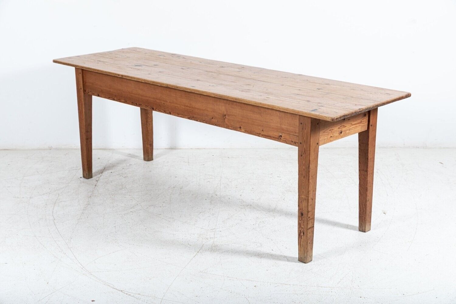 photo furniture 19thc Large English Pine Farmhouse Table