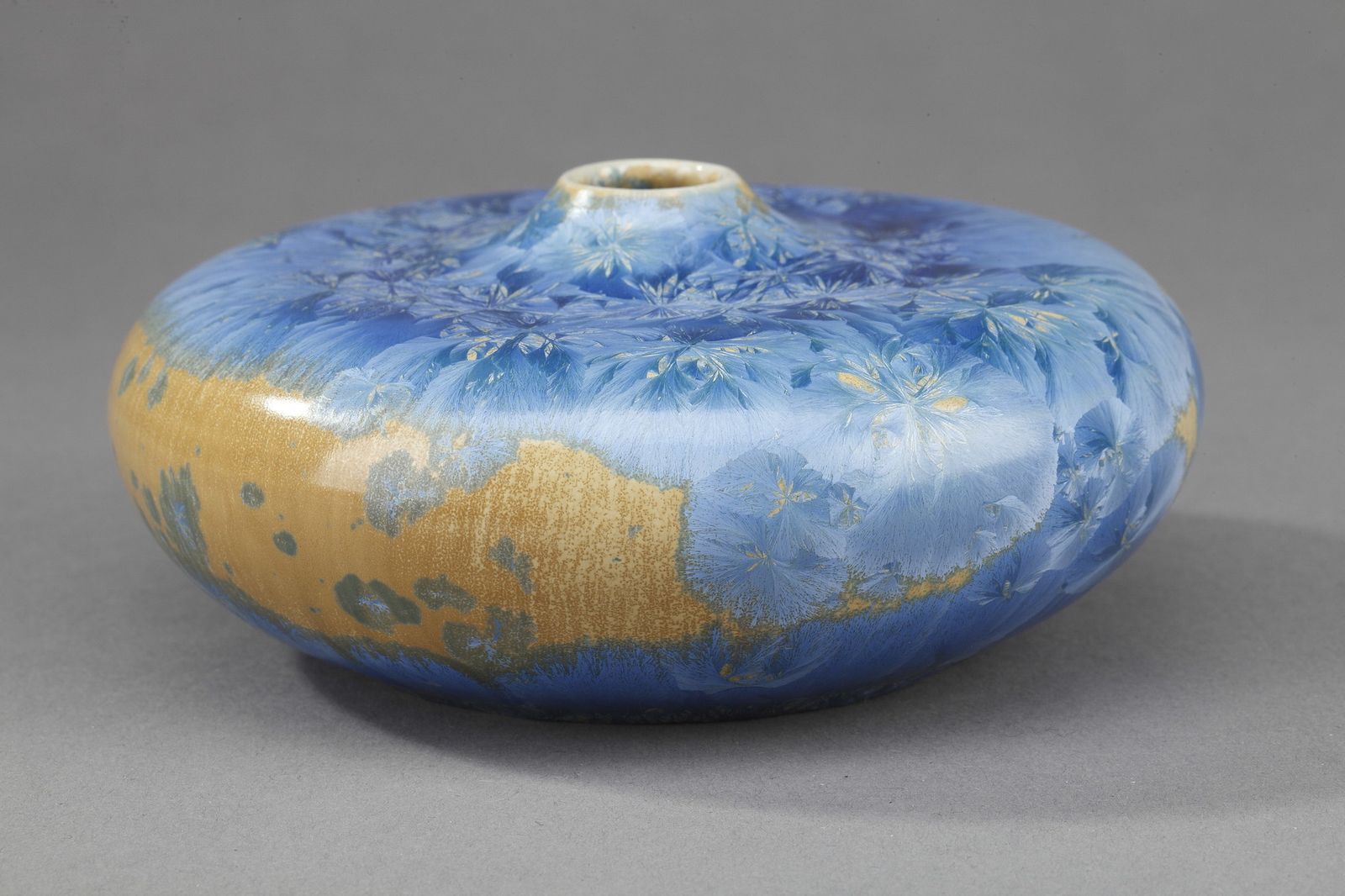 photo for sale Petit vase en céramique de Vallauris, par Serafino Ferraro