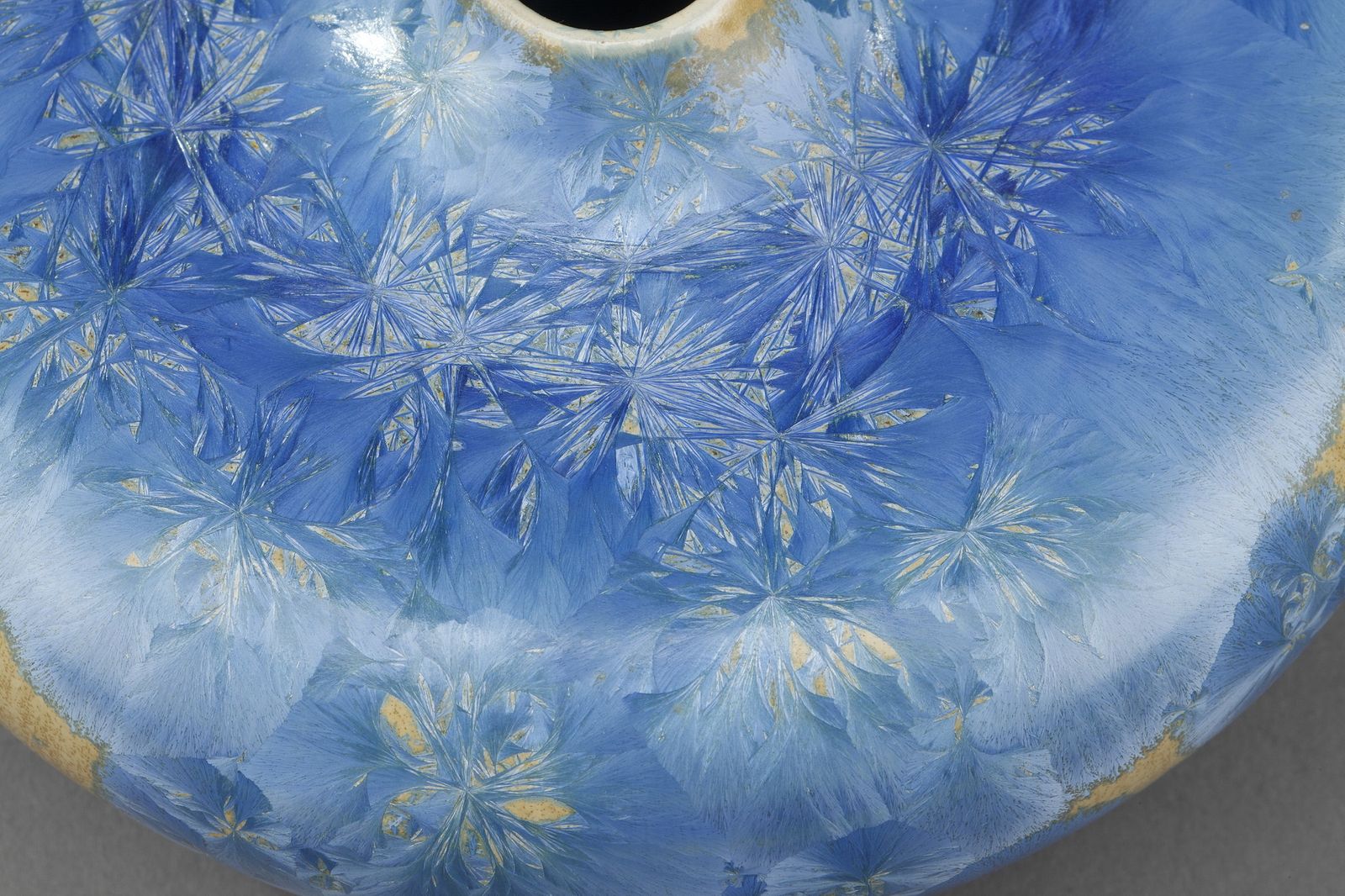 photo buy Petit vase en céramique de Vallauris, par Serafino Ferraro