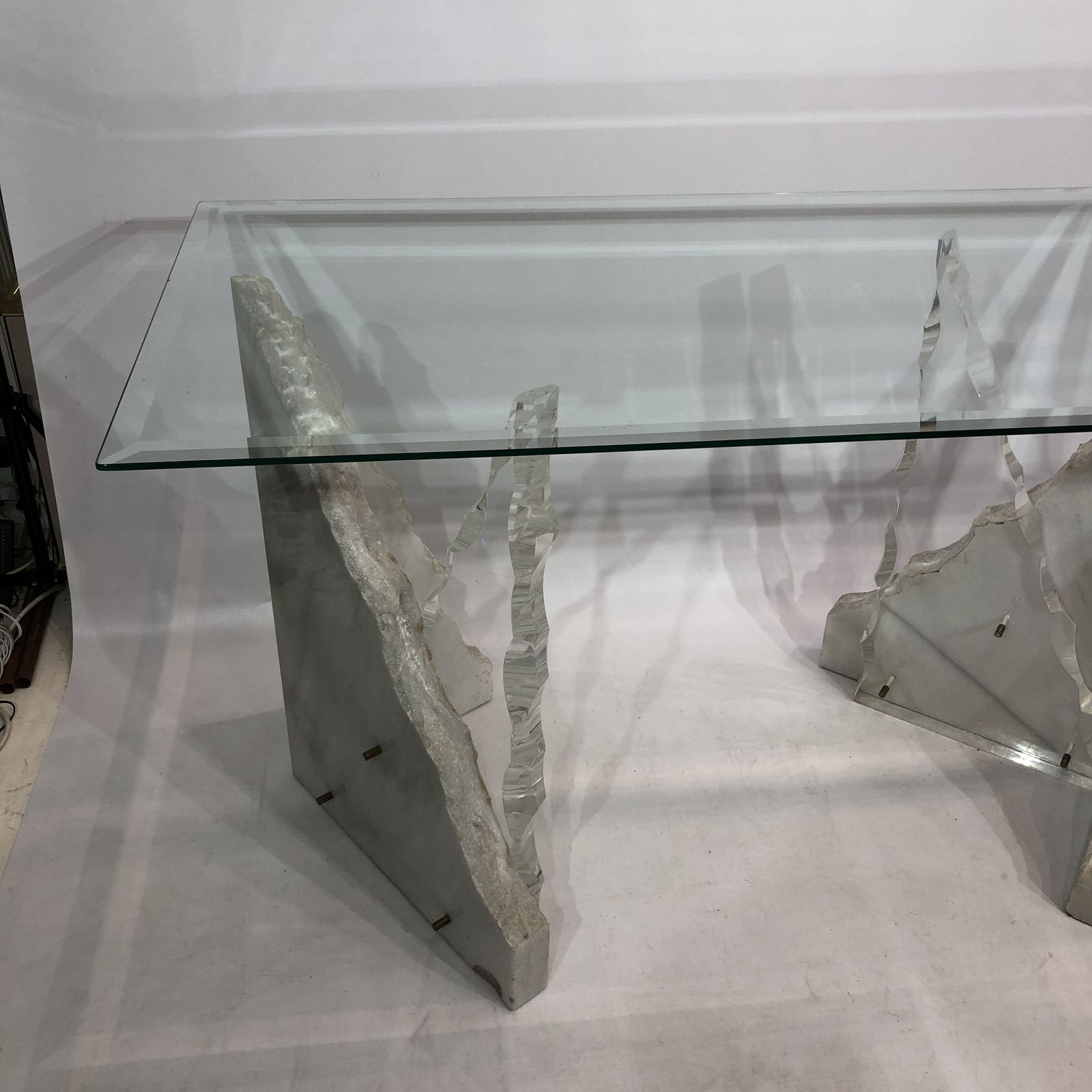 Lion In Frost Marble & Lucite Desk Glass 1970s Hollywood Regency Midcentury Iceberg 80s photo 8550.0