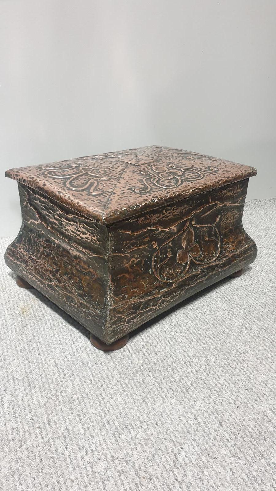 Very Nice Copper Fireside Box photo 495.0