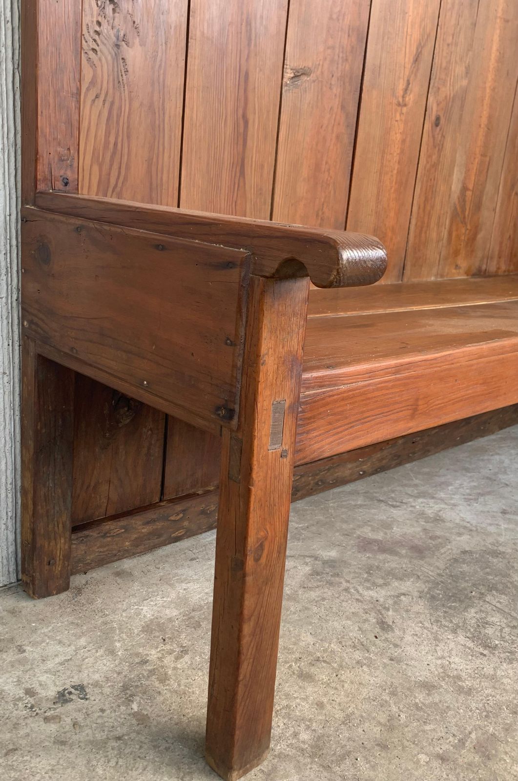 photo furniture Banc espagnol peint à queue d'aronde et dossier haut, début du XXe siècle