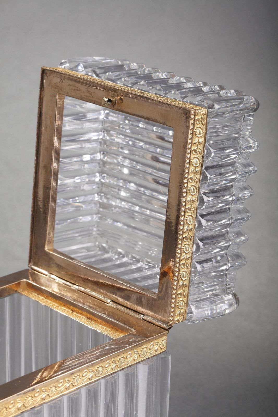 Coffret en cristal taillé Charles X à montures en ormolu photo buy