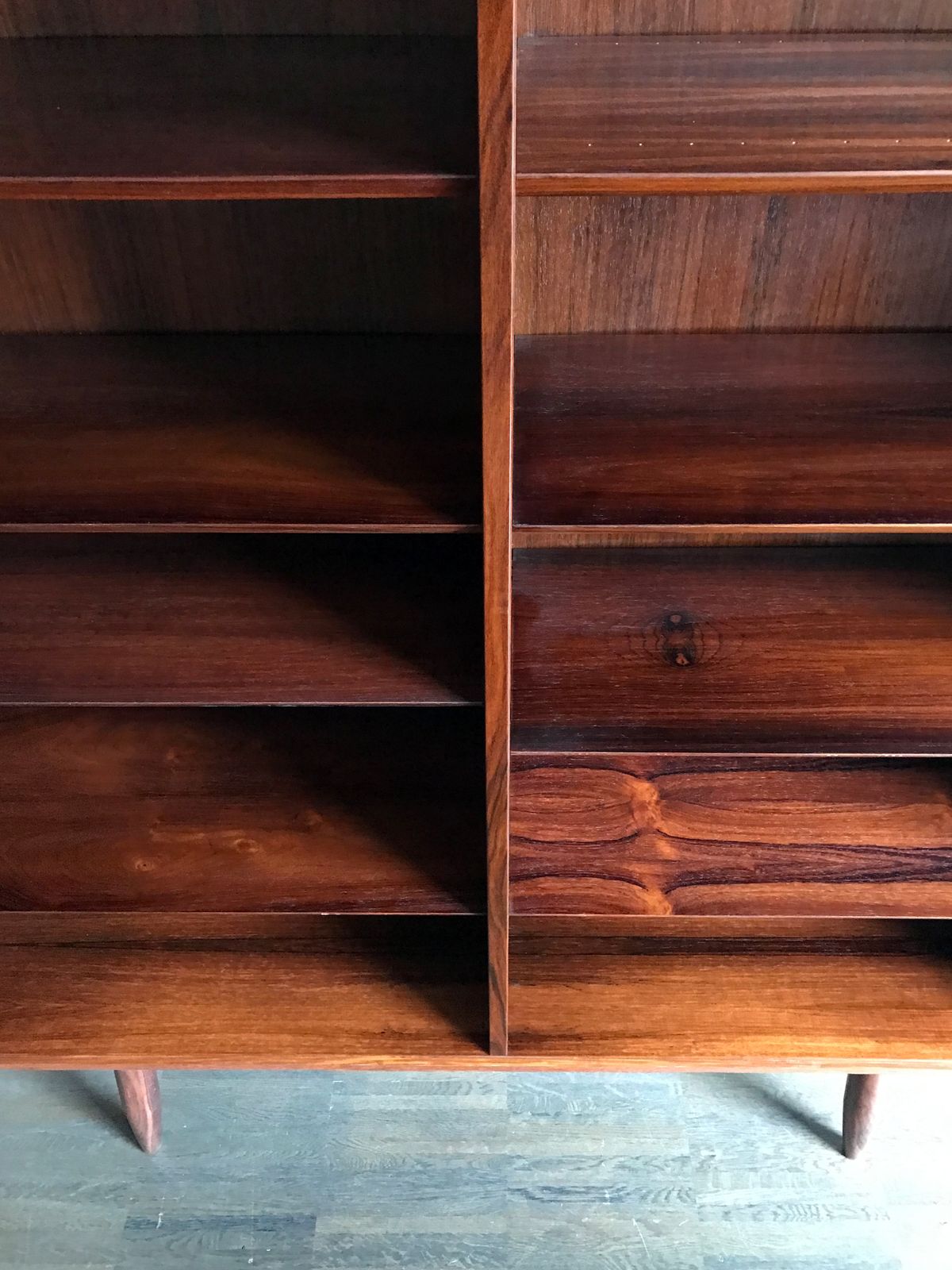 Scandinavian Dark Wood Bookcase Design Gunni Omann , 1960s photo vinterior
