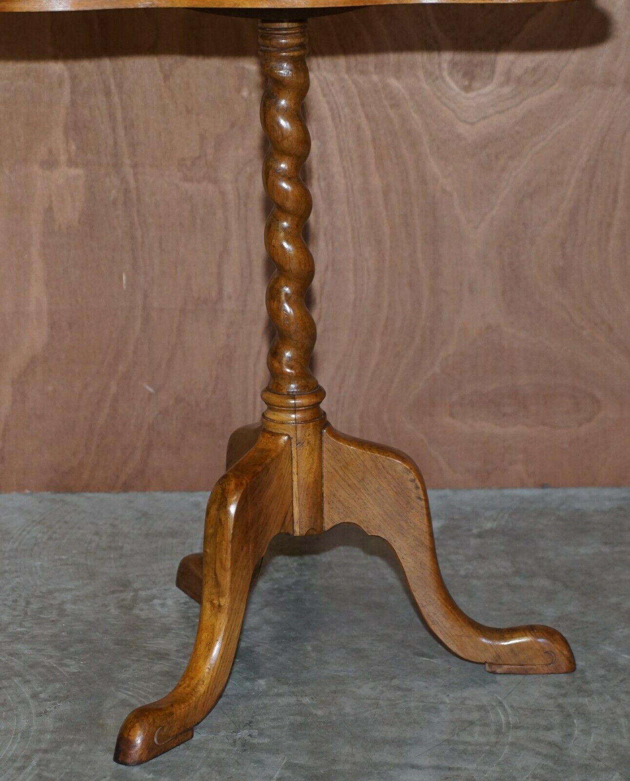 Lovely Antique Victorian English Walnut Tilt Top Side Occasional Tripod Table photo vinterior