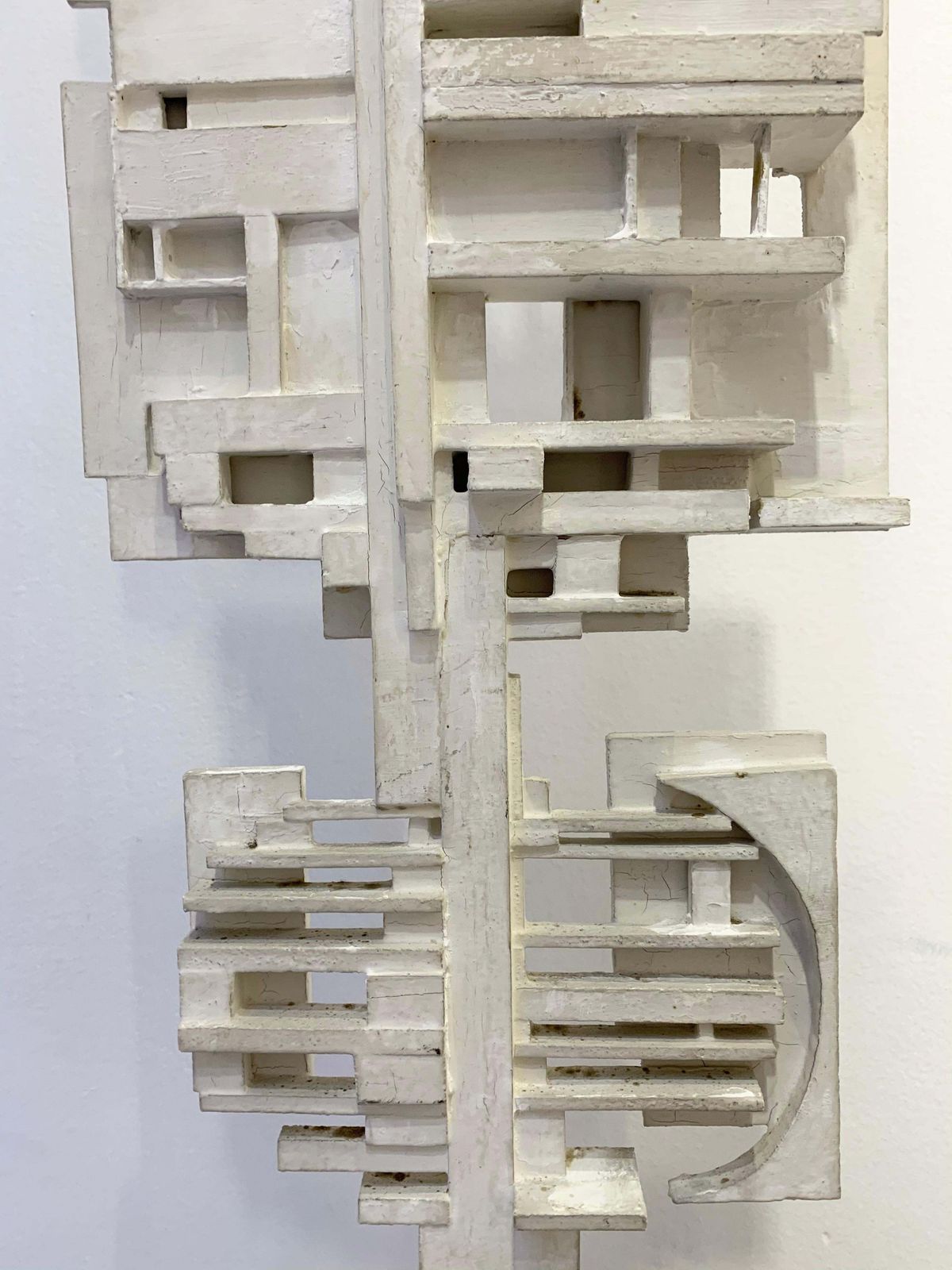 Mid Century White Wood Totem Sculpture By André Pailler, France 1970s photo vinterior
