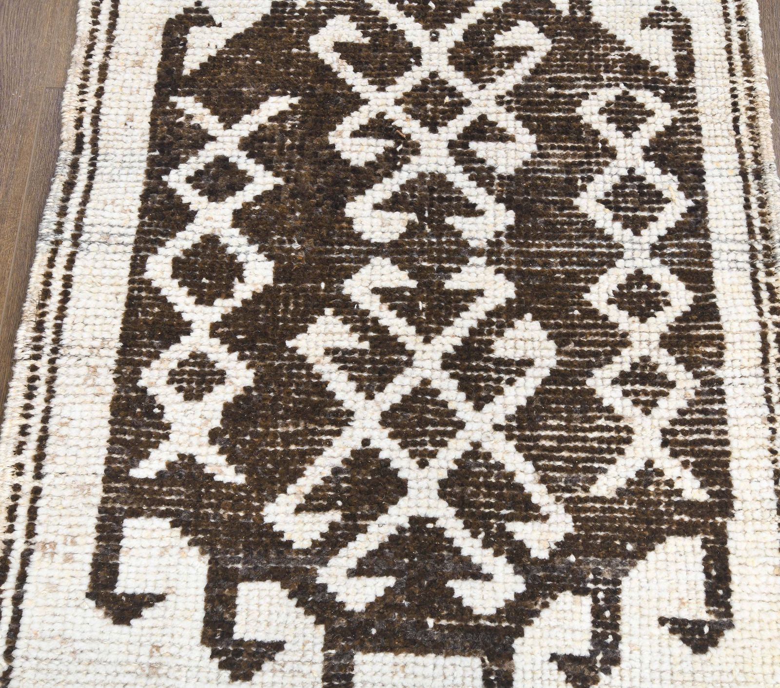 Boho Vintage Turkish Rug Runner, Oushak Handmade Wool Carpet, Hallway White Rugs, Farmhouse Decor, One Of A Kind, Unique Anatolian photo Textiles