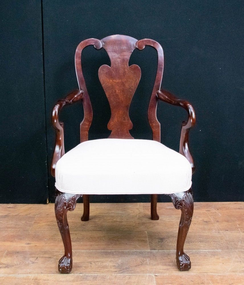 Set Queen Anne Dining Chairs In Mahogany photo for sale