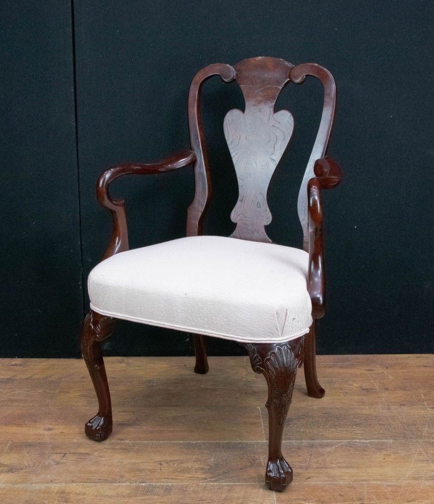 Set Queen Anne Dining Chairs In Mahogany photo vintage