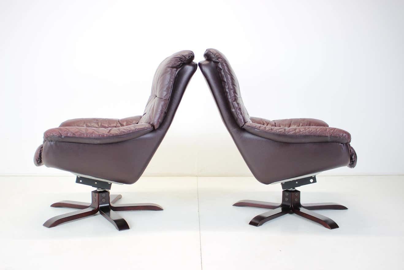 Scandinavian Leather Armchairs / Lounge Chairs, With Footres 1970s, Finland photo Furniture