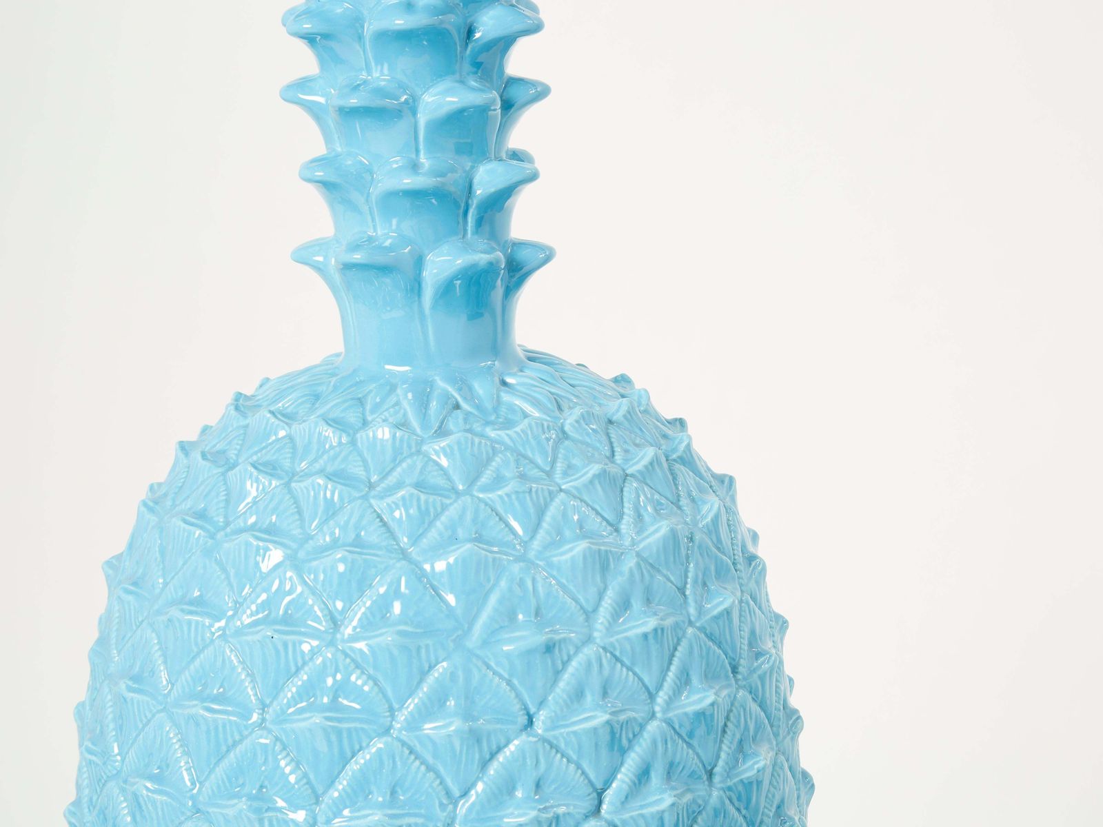 Lampe de table Tommaso Barbi en céramique bleue, motif ananas XL, années 1970 photo for sale