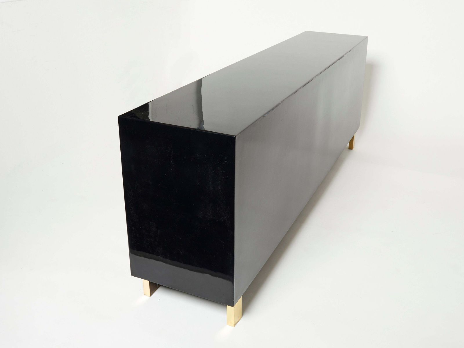 photo buy Enfilade Maison Jansen en laiton et laque noire avec incrustations de nacre, années 1970