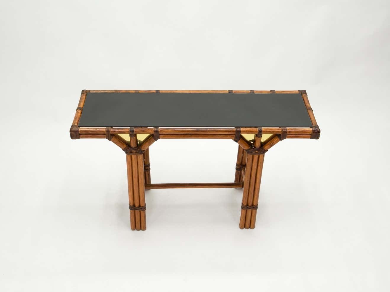 Console française en bambou et laiton, plateau en verre noir, années 1970 photo for sale