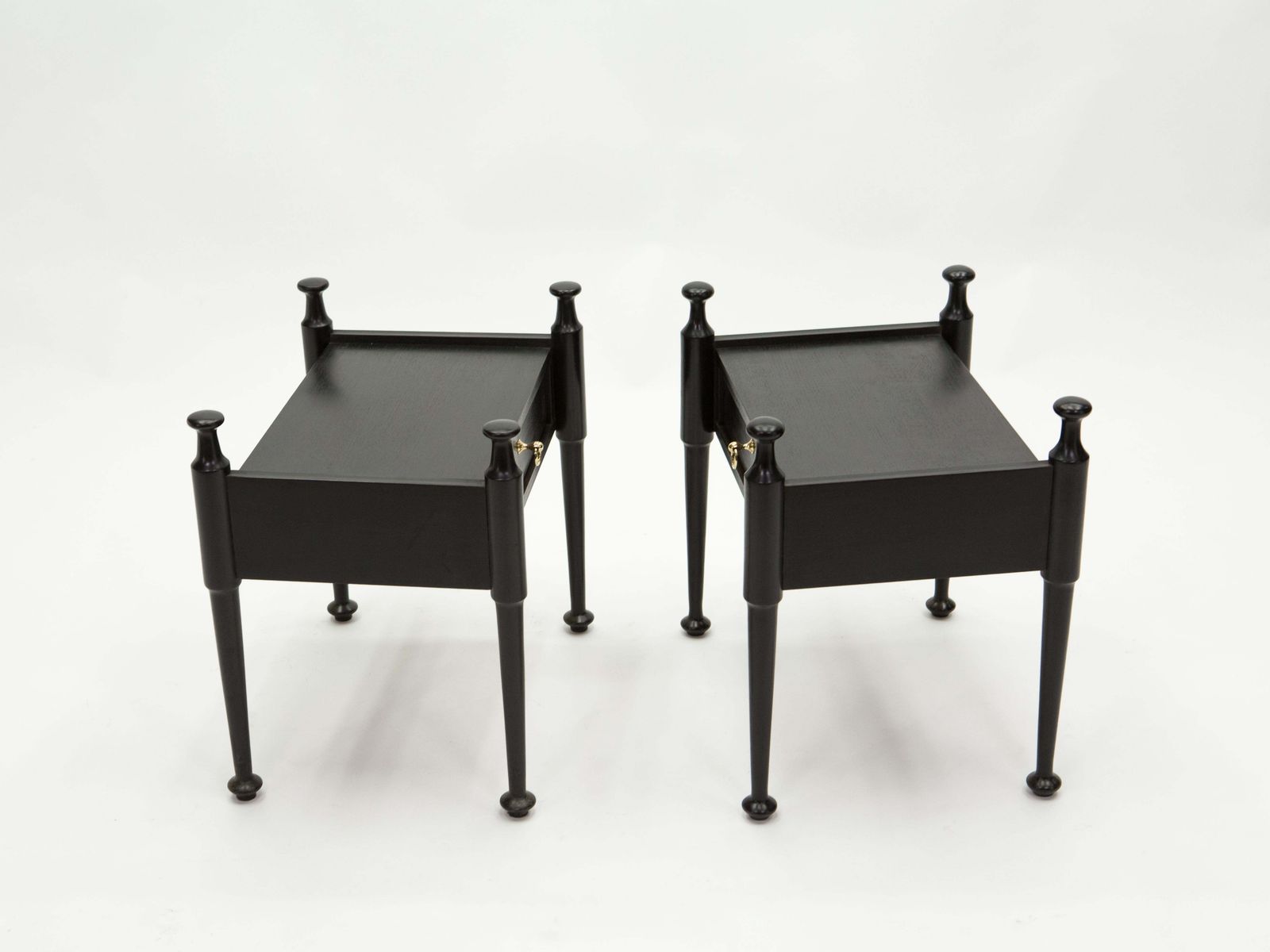 photo furniture Paire de tables de chevet françaises en bois teinté noir et laiton, années 1970
