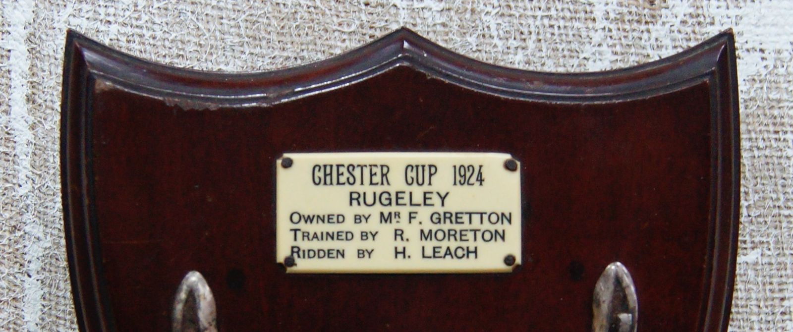 1924 Chester Cup Winners Horseshoe Plaque photo 295.0
