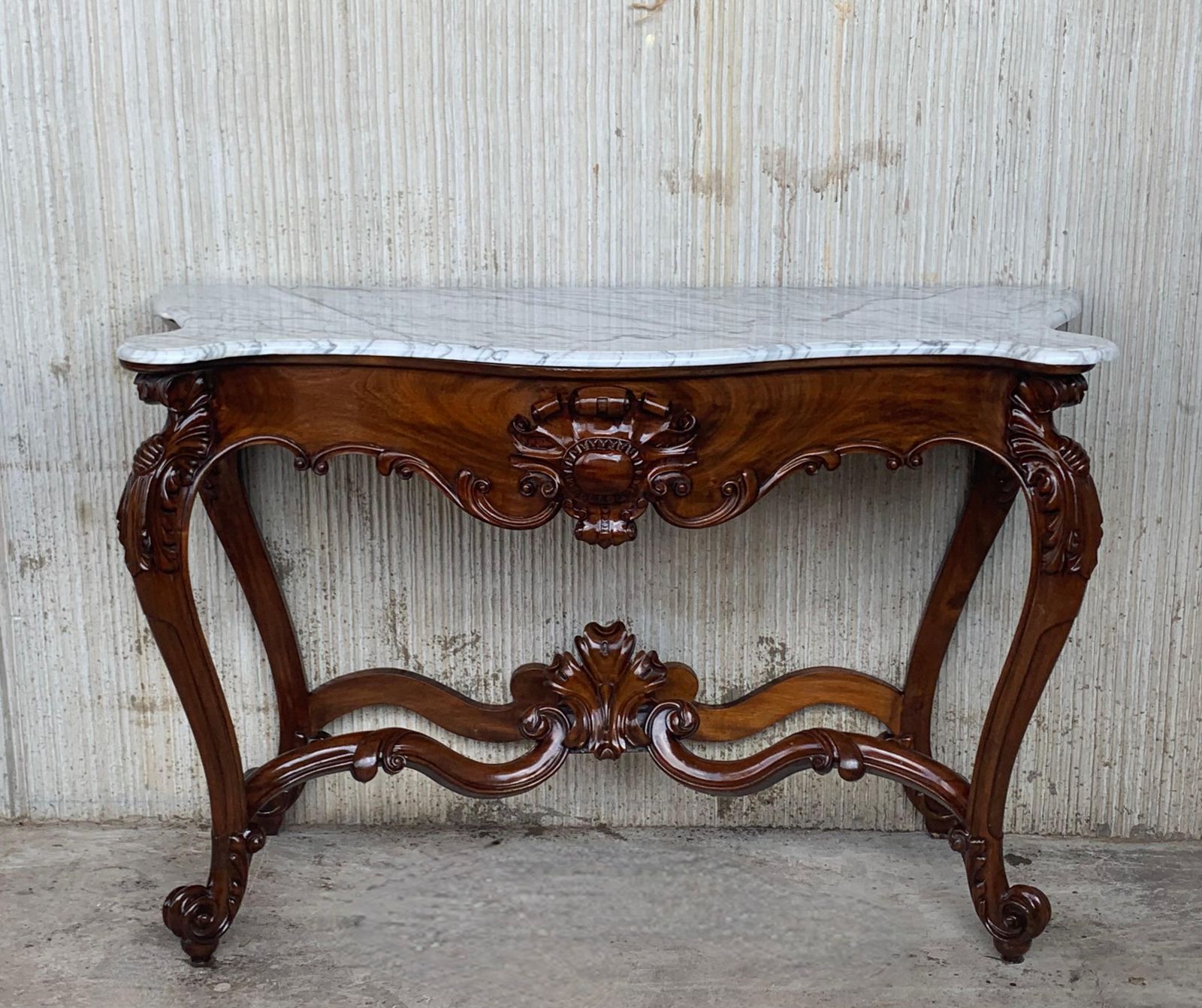 Console Régence française en noyer sculpté, plateau en marbre blanc, 2 disponibles photo for sale