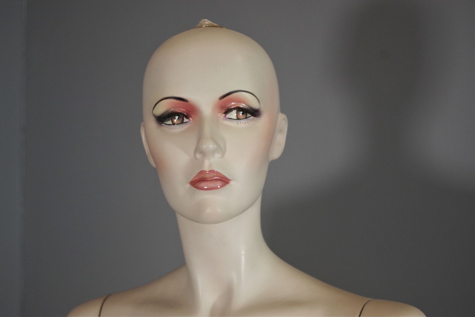 Woman Mannequin In Polypropylene 70s photo 1230.0