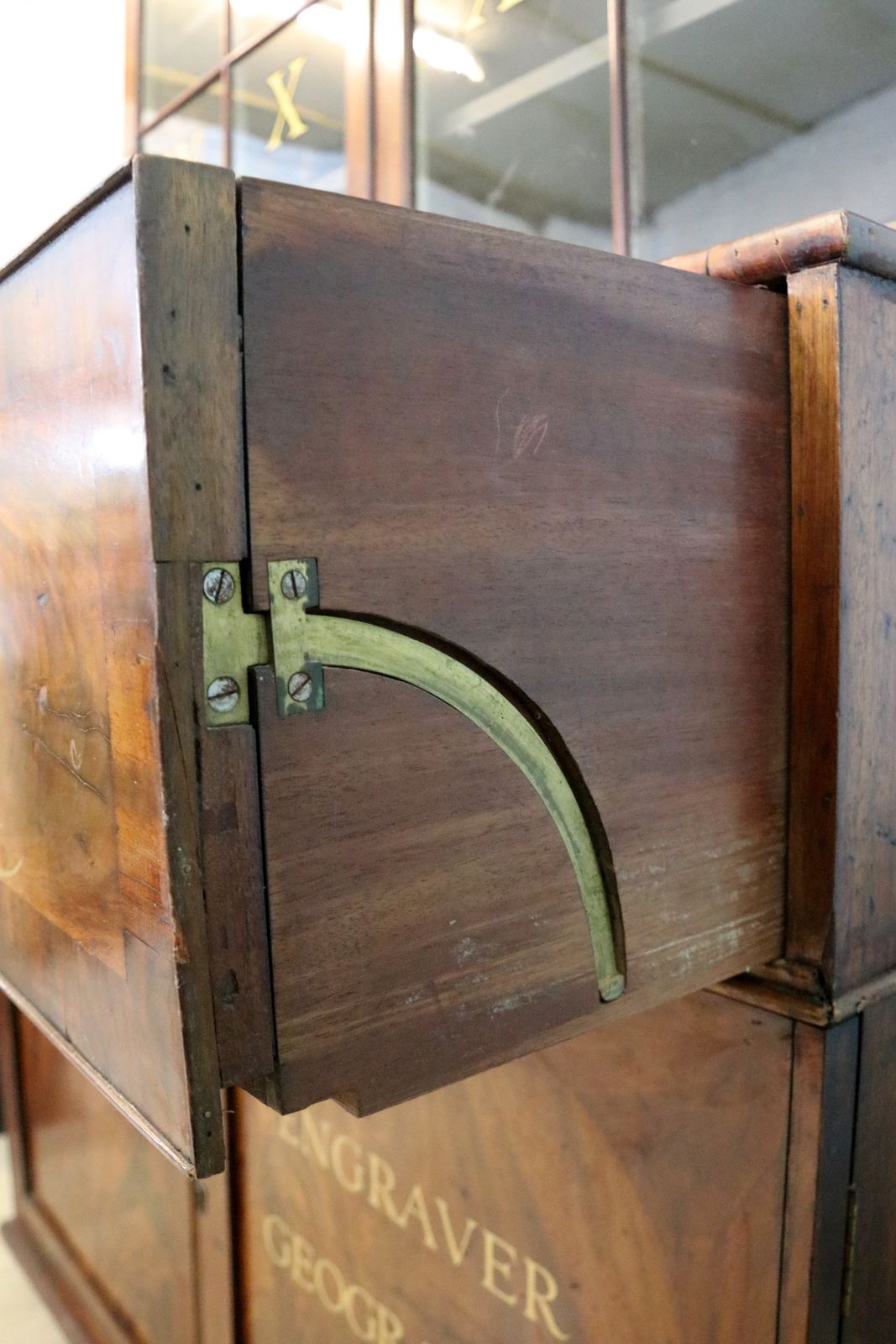 photo vintage A Wonderful Late Georgian Totally Imposing Mahogany Secretaire Bookcase Cabinet.
