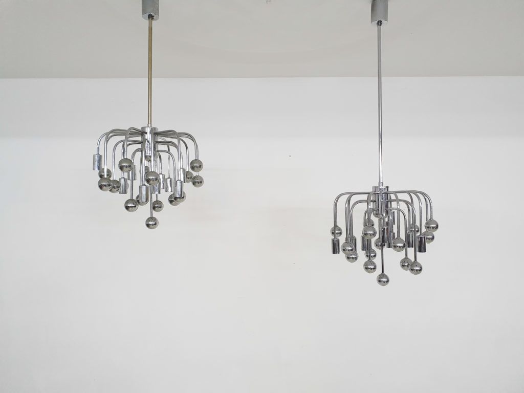 Set Van Twee Zilveren "Sputnik" Design Hanglampen photo furniture