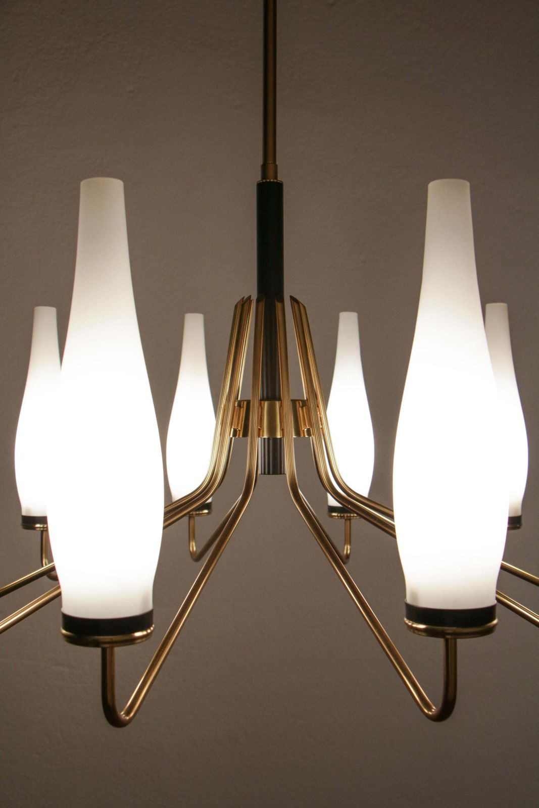 Italian Mid Century Modern Ten Lights Chandelier Attributer To Stilnovo, 1950s photo buy