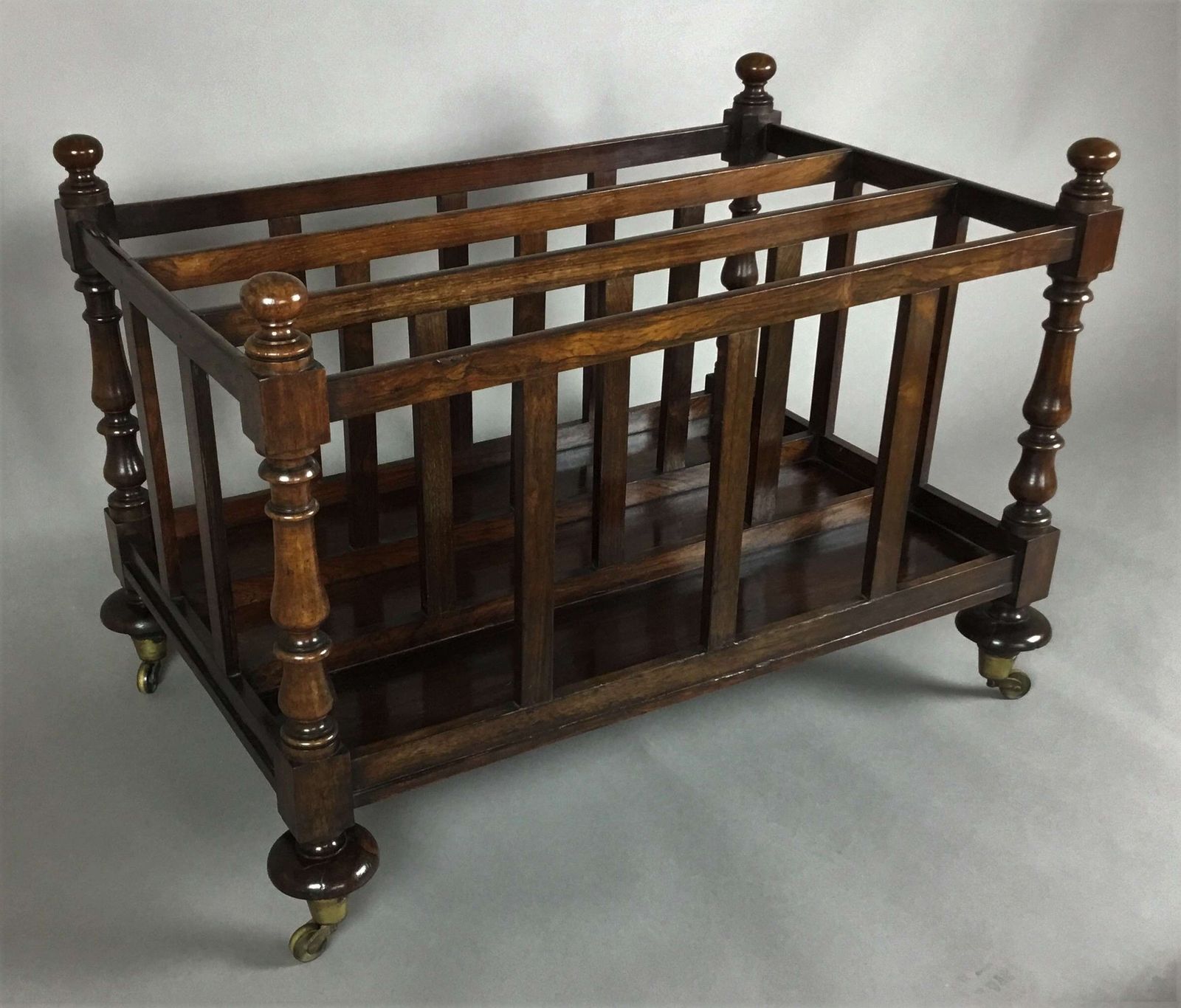 photo furniture Regency Rosewood Folio Stand / Large Canterbury