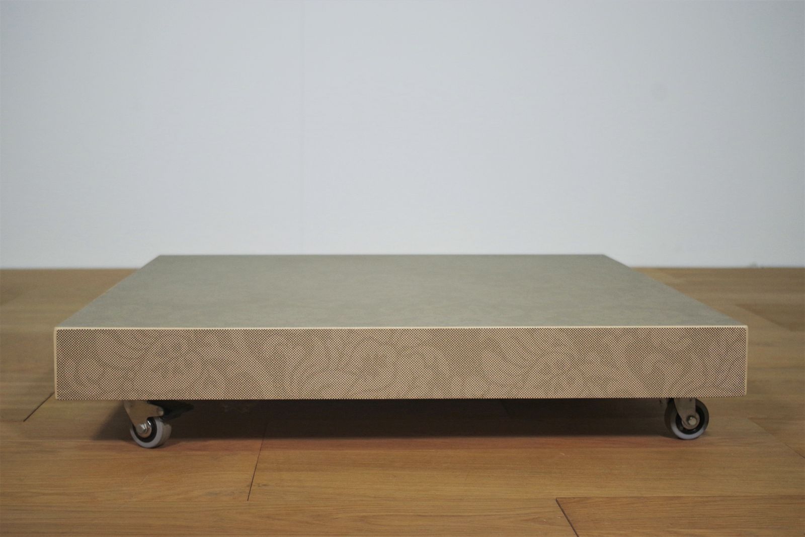 photo furniture Low Coffee Table In Ceramic Glass Of Artisan Design With Wheels Of The 2000s