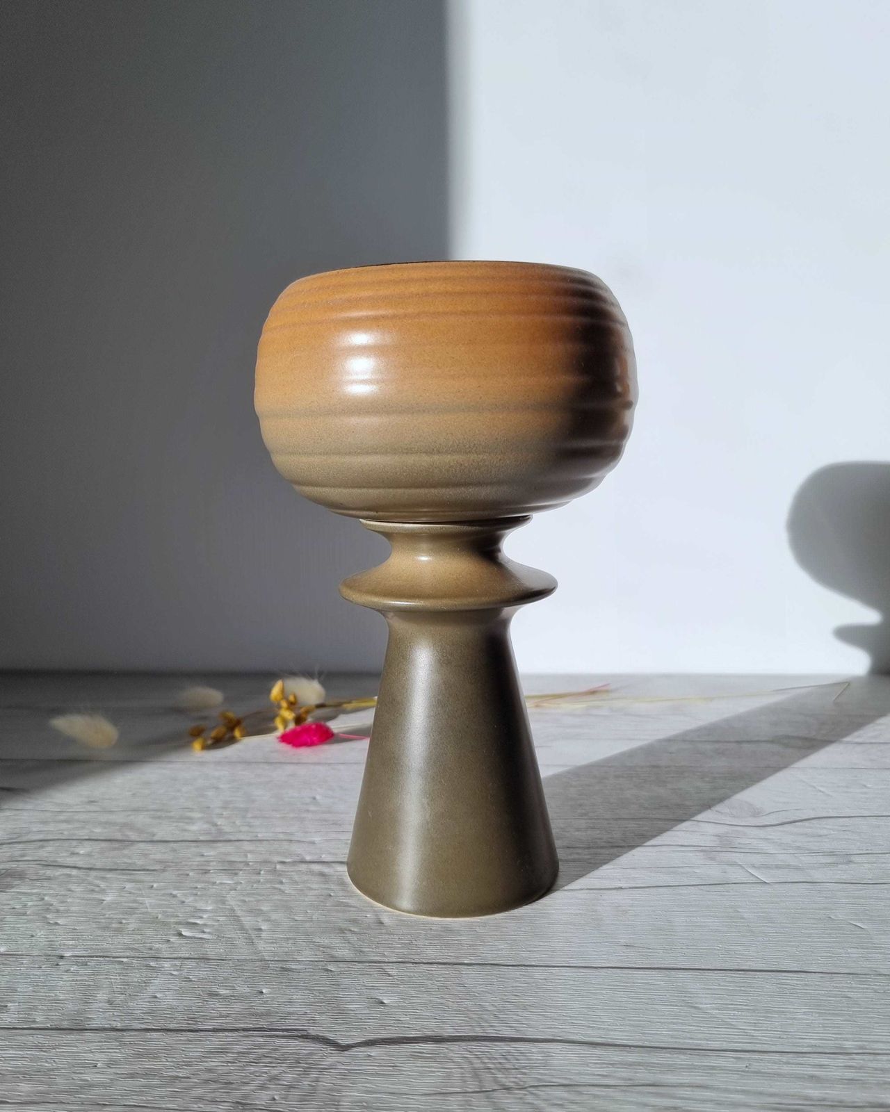Beswick Mid Century Atomic Influence, Modernist, Earth Tone Palette Stylised Ufo Planter, 1950s 70s photo buy