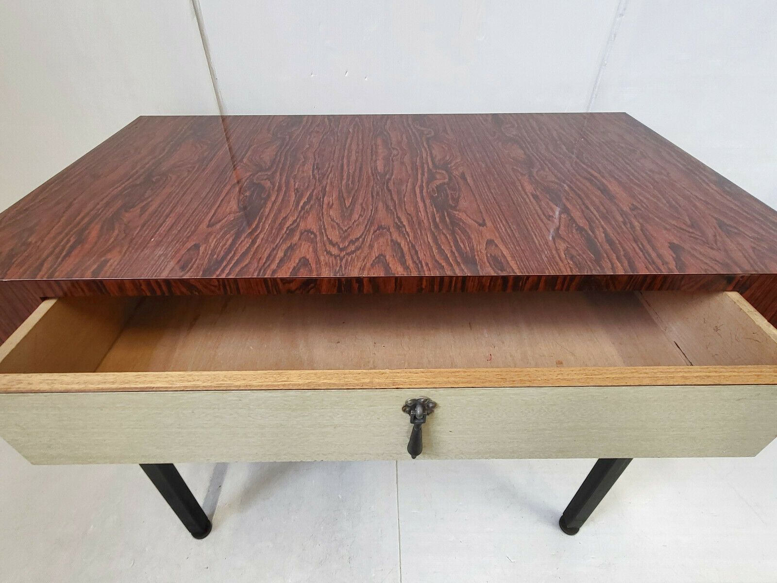Adorable Bureau Vintage 1960 En Formica & Metal 60s 1960s Annees 60 photo Furniture