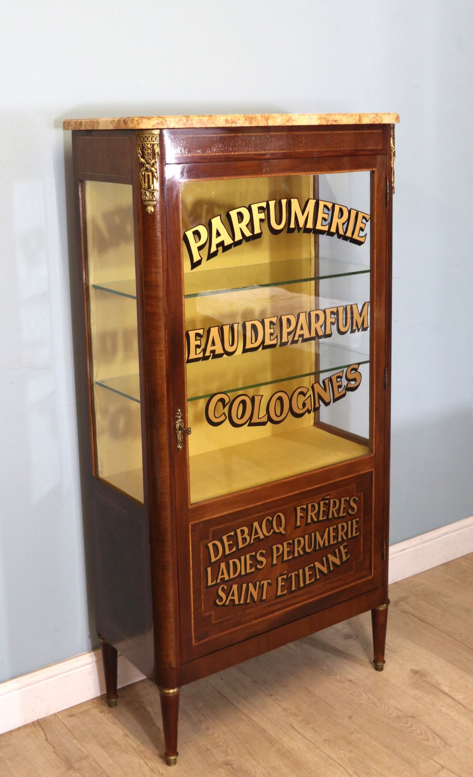 photo furniture A Lovely French 20th Century Display Cabinet Or Vitrine In The Louis XV Style.