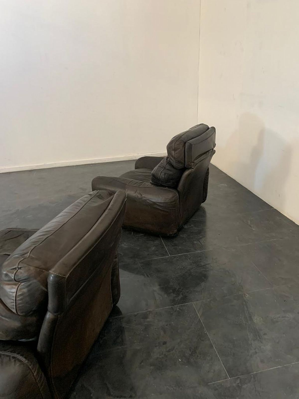 photo furniture Pair Of Leather Armchairs By Arrigo Arrigoni For Busnelli, 80s
