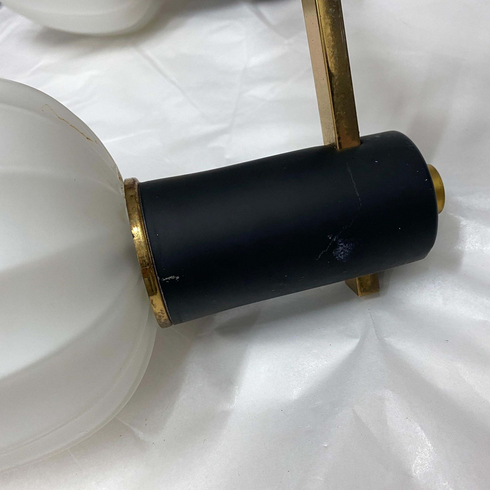 photo vinterior 1960s Stilnovo Style Mid Century Modern Brass Teak And Glass Italian Chandelier