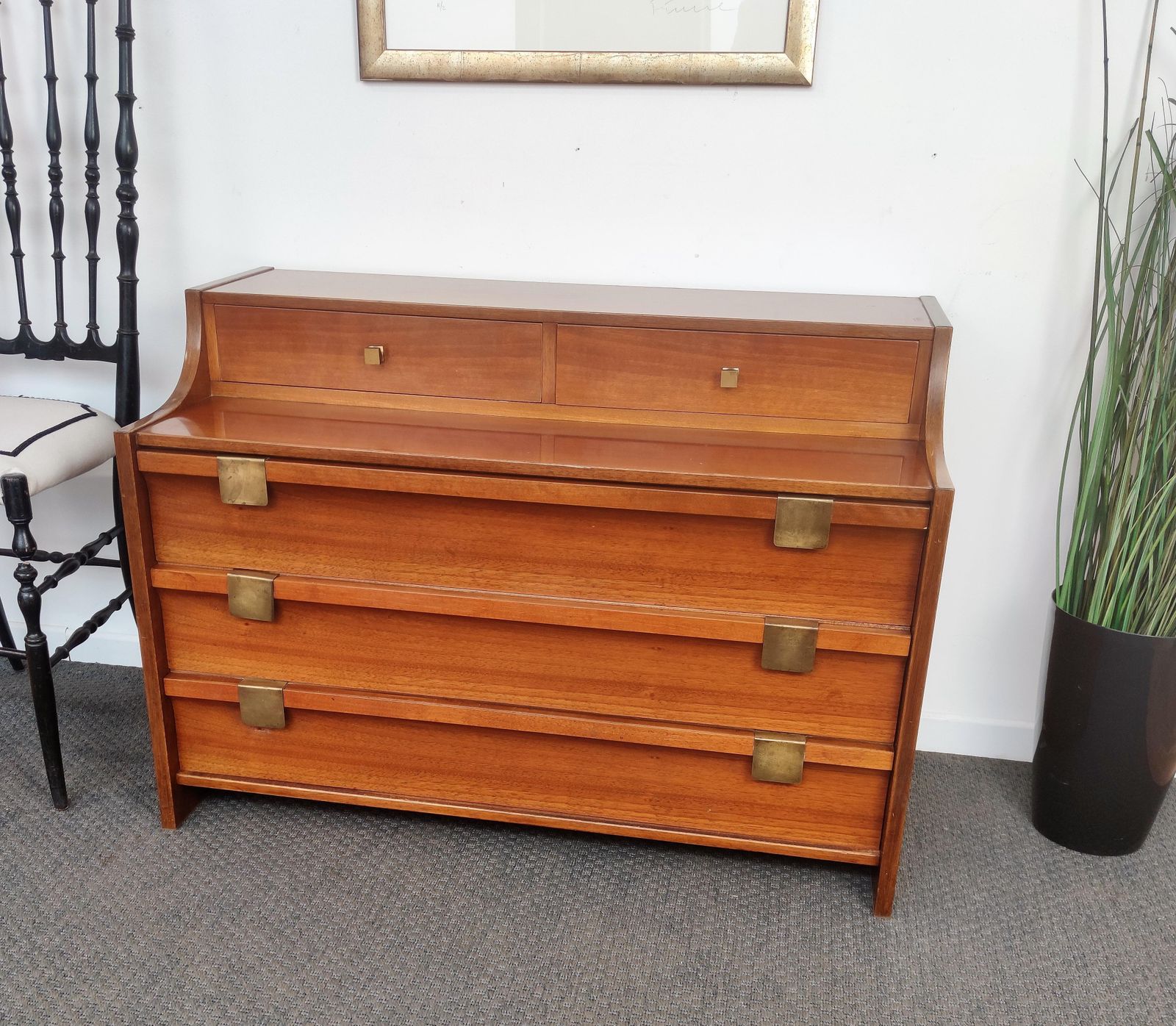 1960s Italian Mid Century Modern Wood And Brass Commode Dresser Chest Of Drawers photo vinterior