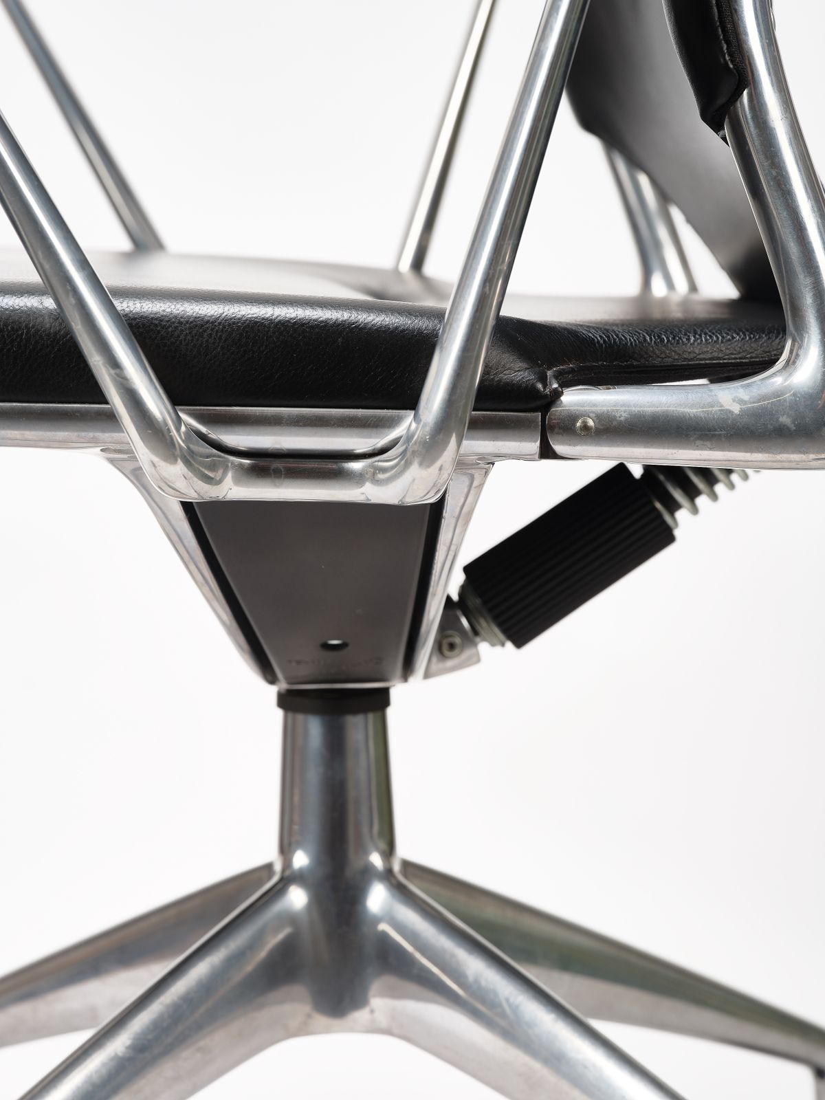 photo vinterior Black Leather Vitra Meda Conference Office Desk Chair By Alberto Meda, Circa 2000