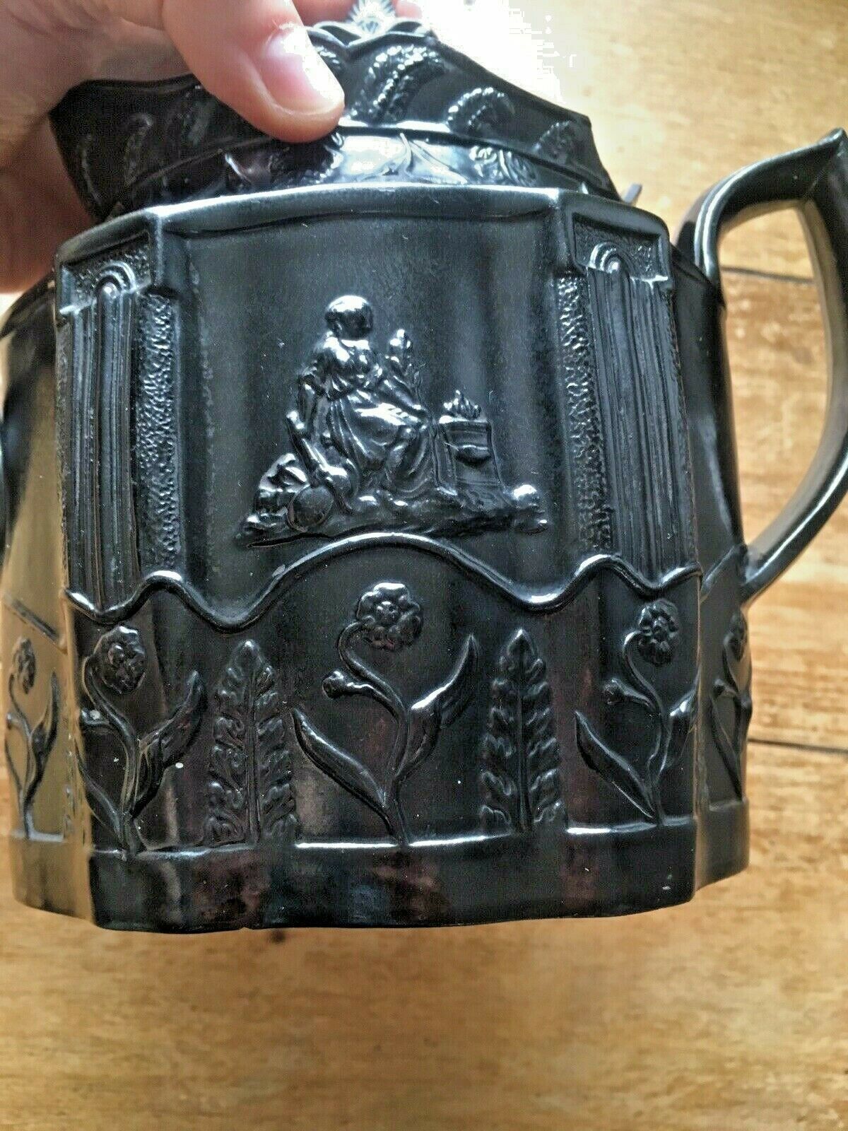 Rare Early 19th Century Black Basalt Neoclassical Leaves Teapot Castleford Style photo 220.0