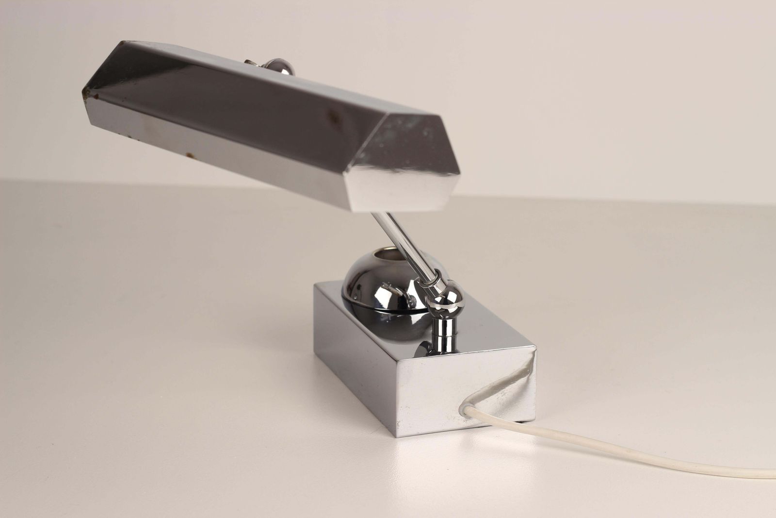 Art Deco Adjustable Chrome Bankers Desk Light With Inkwell Or Pen Desk Tidy 1920 photo vinterior