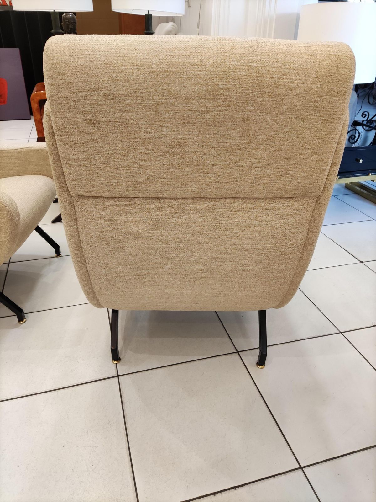 photo vinterior Pair Of Italian Armchairs With Black Metal Feet