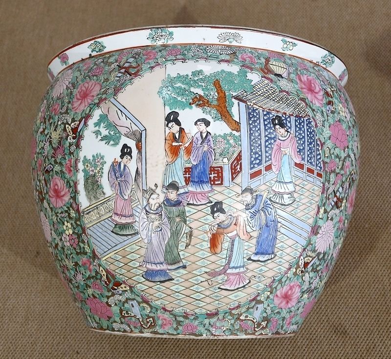 photo furniture Important Canton Porcelain Aquarium, China, 19th Century