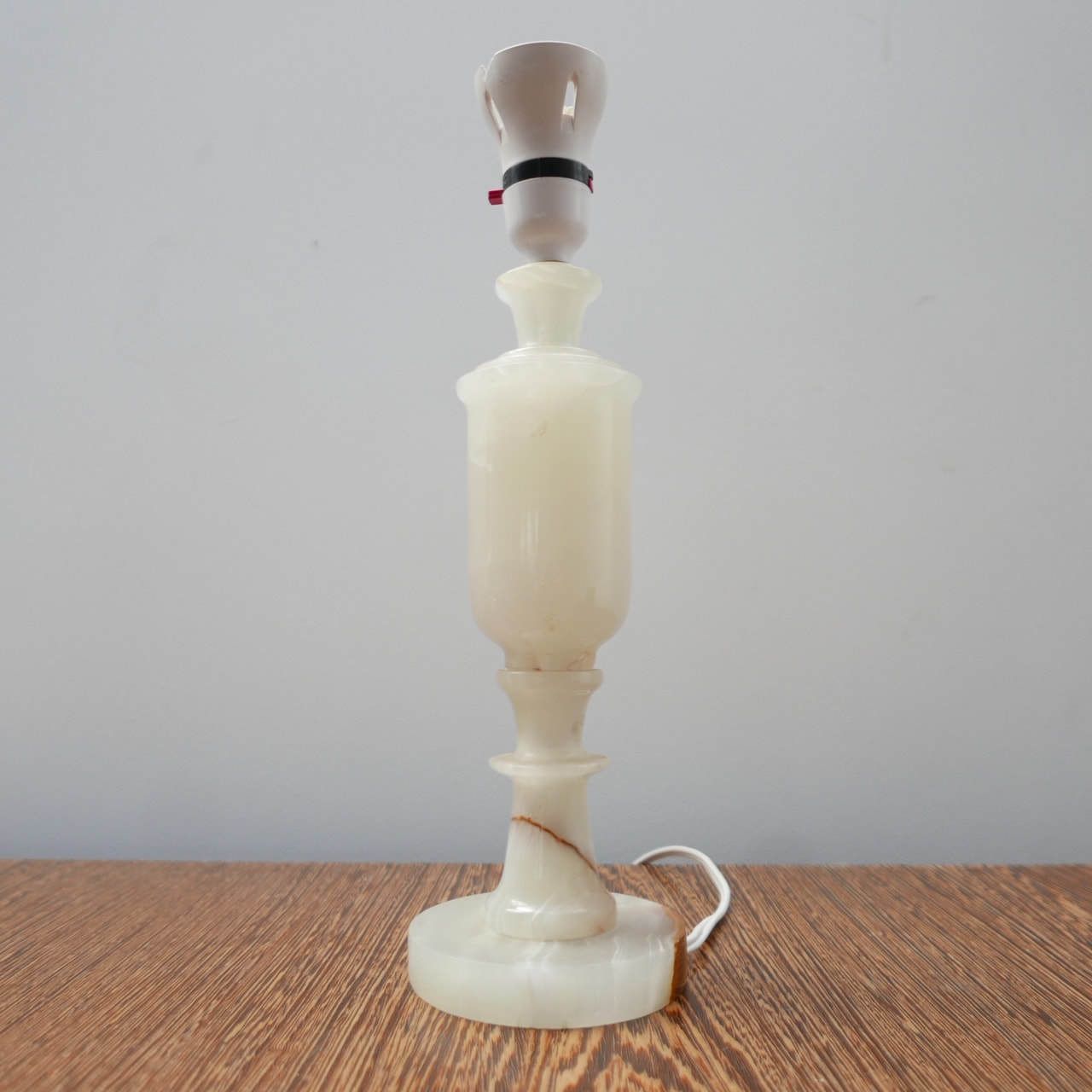 Onyx Alabster Mid Century English Table Lamp photo furniture