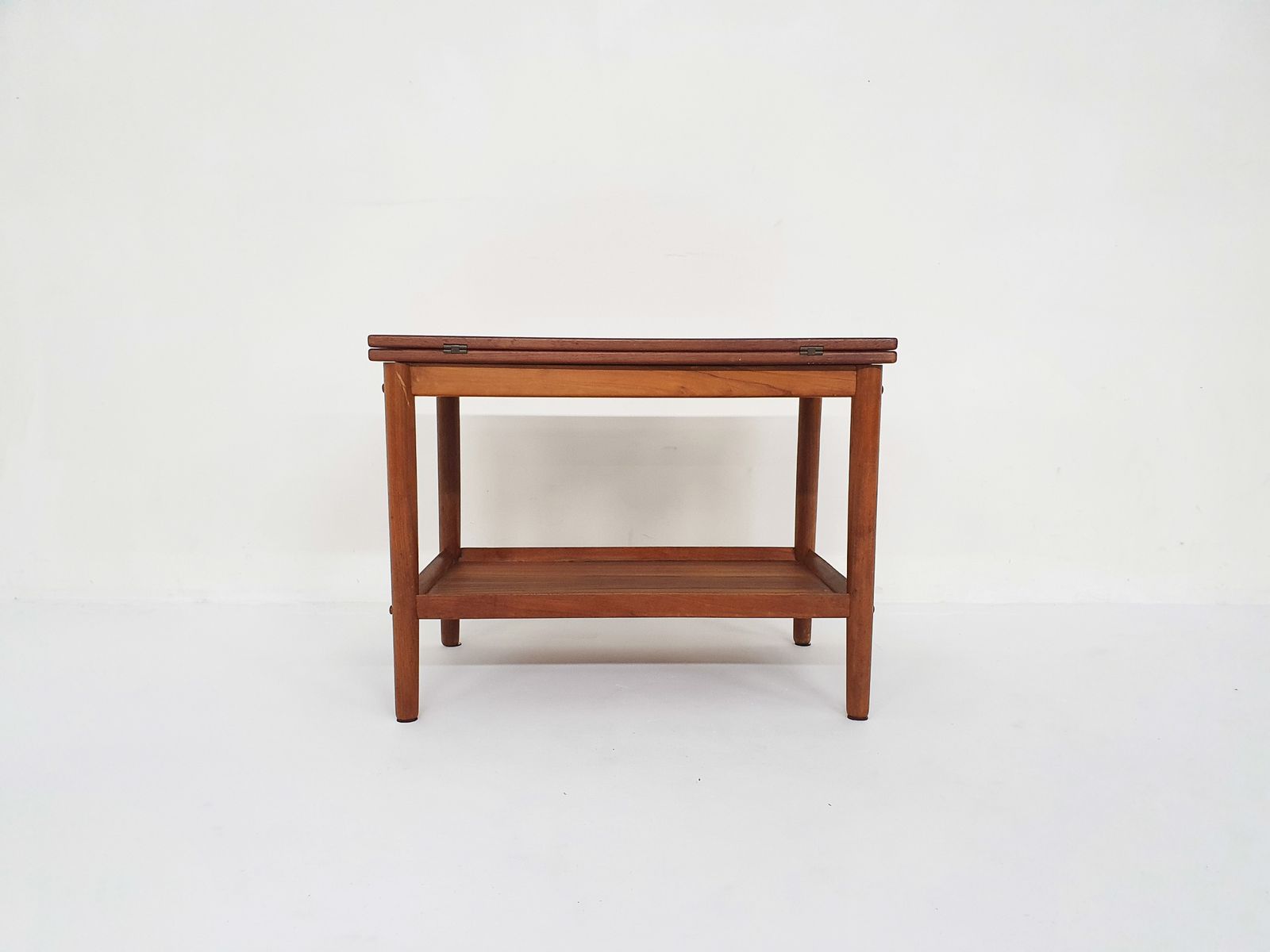 Grete Jalk Voor Poul Jeppesen, Inklapbare Bijzettafel, Denemarken, Ca. Jaren 1960 photo furniture
