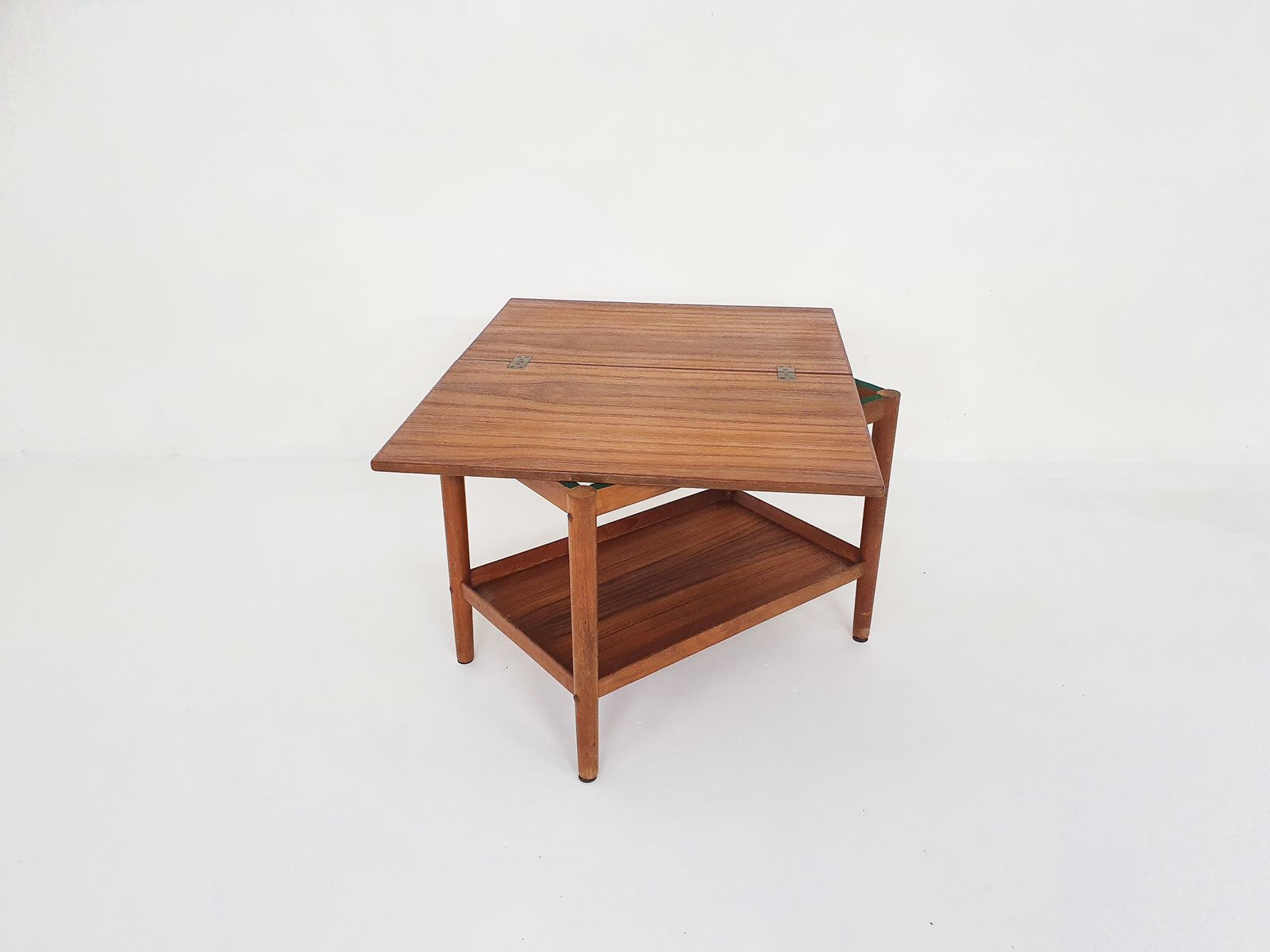 Grete Jalk Voor Poul Jeppesen, Inklapbare Bijzettafel, Denemarken, Ca. Jaren 1960 photo Meubels