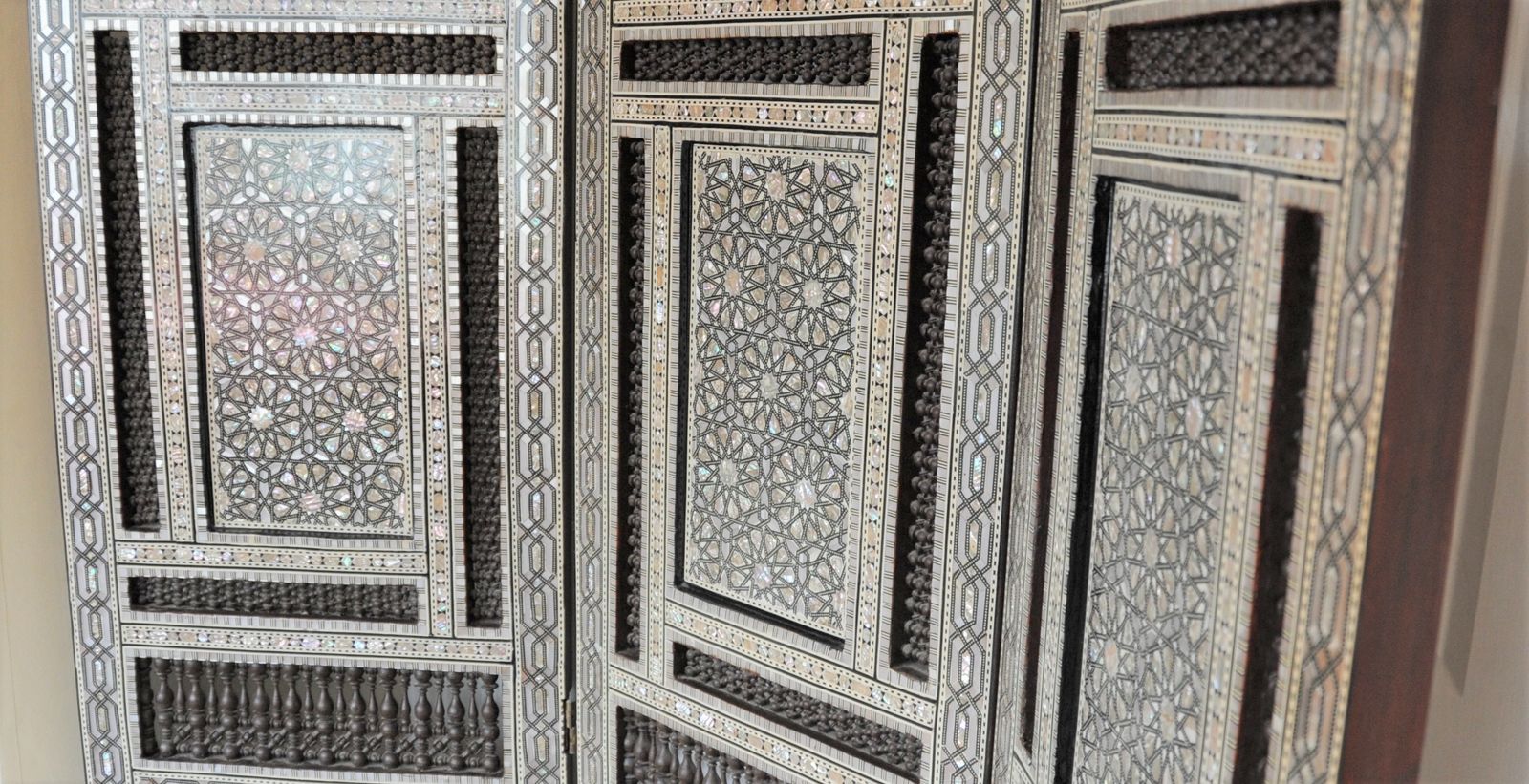 Vintage Islamic Middle East Mother Of Pearl Effect Screen photo for sale