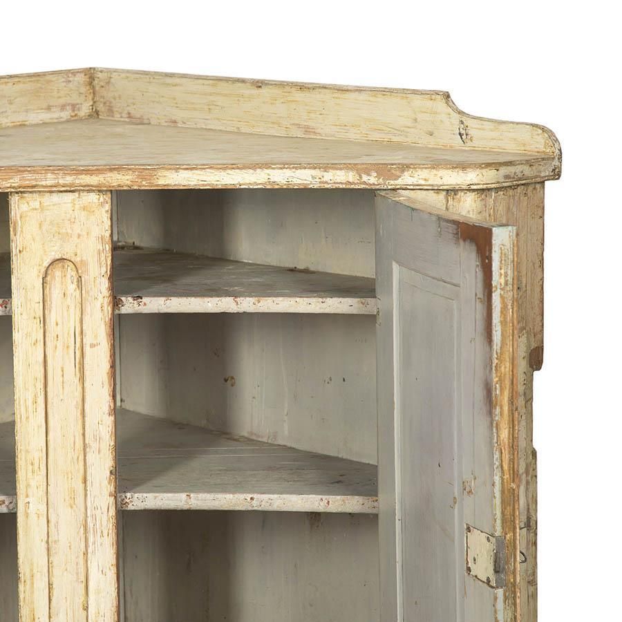 photo furniture 19th Century Corner Buffet, 1800s