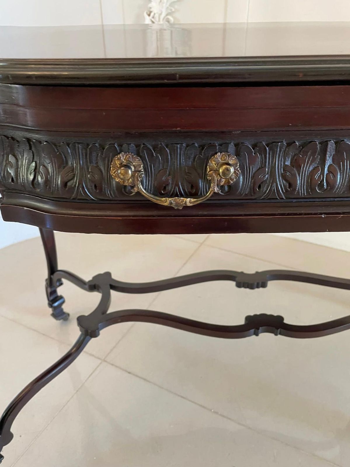 Outstanding Quality Antique Victorian Carved Mahogany Freestanding Centre Table photo 1985.0