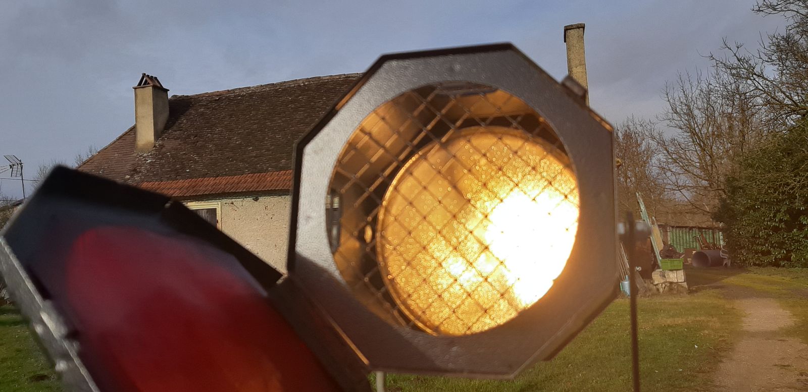 Industrial Design Lamp Cinema Spot On Army Oak Tripod photo Lighting