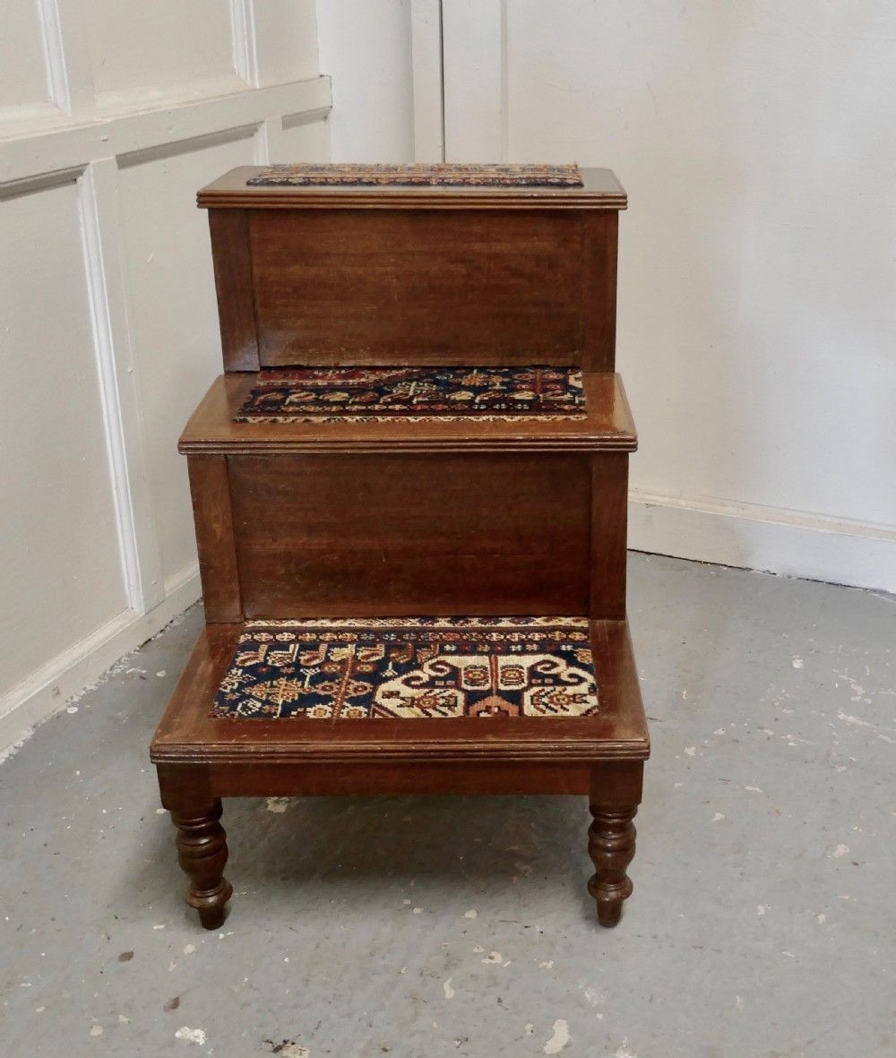 Early Victorian Library Steps Or 3 Step Commode On Turned Legs photo 1440.0