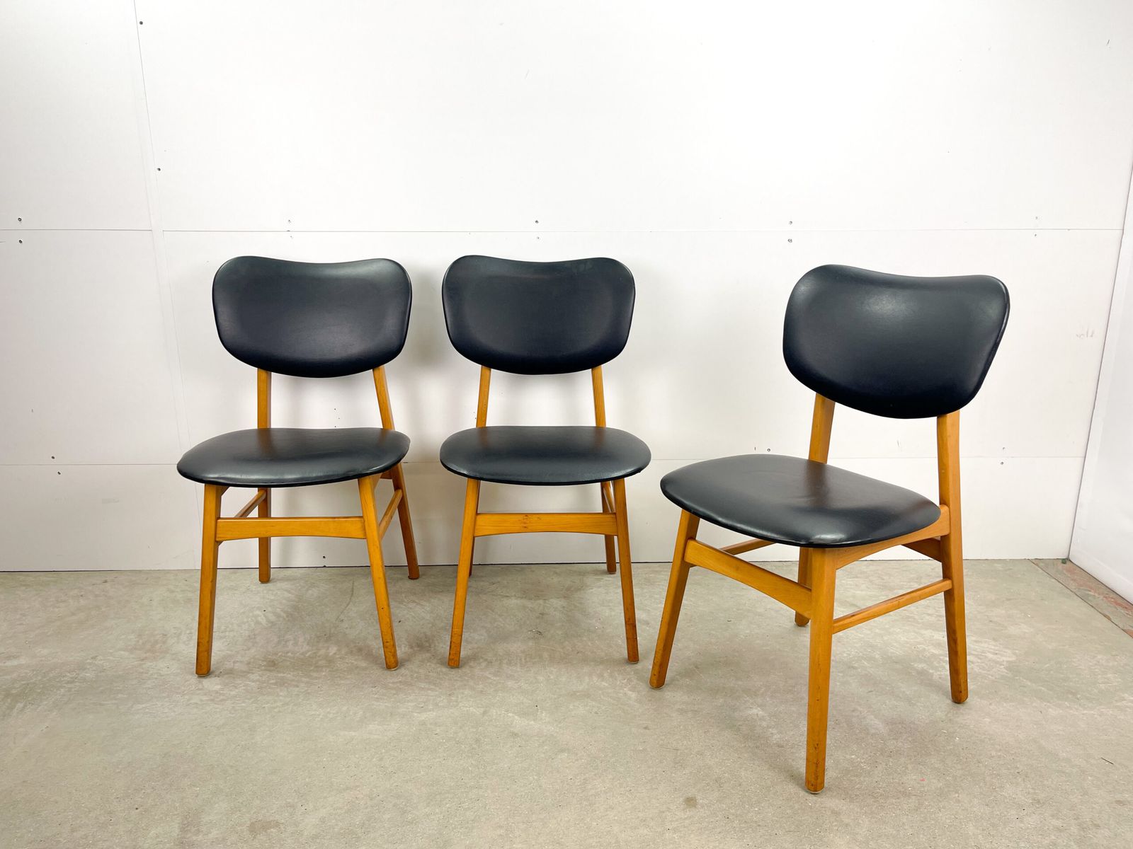 Skaileren Chairs With Wood Base photo furniture